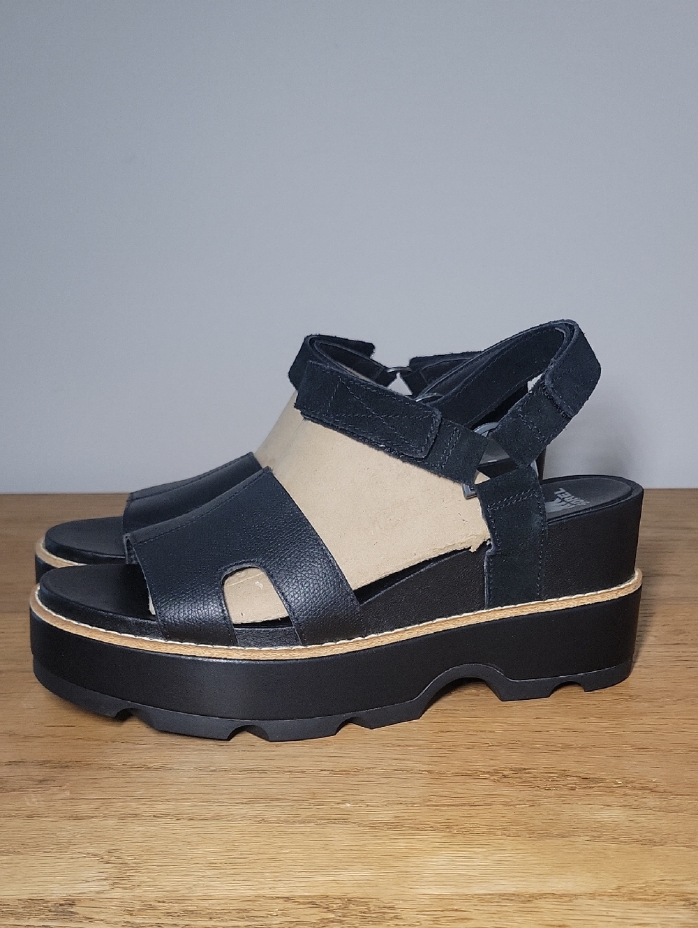 Sorel Joanie IV Ankle Strap (Y-Strap) Wedge Sandals Womens Size 10
